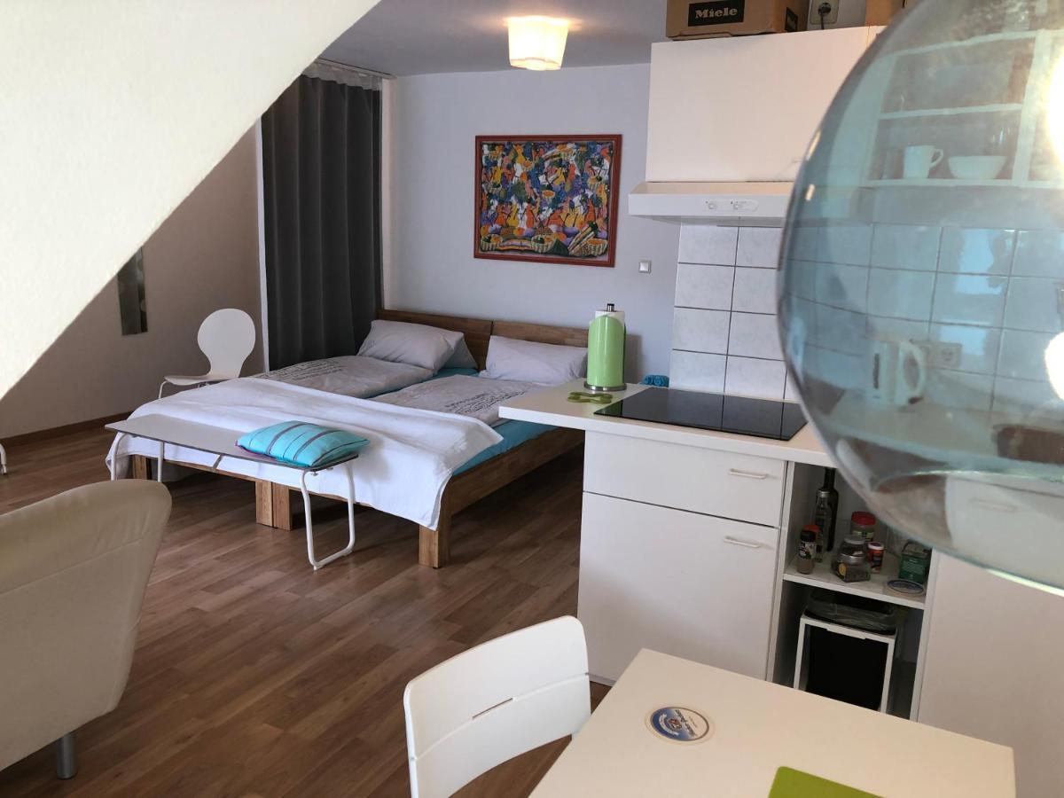 Studio Ochsenfurt Mit Sonnigem Balkon Kültér fotó